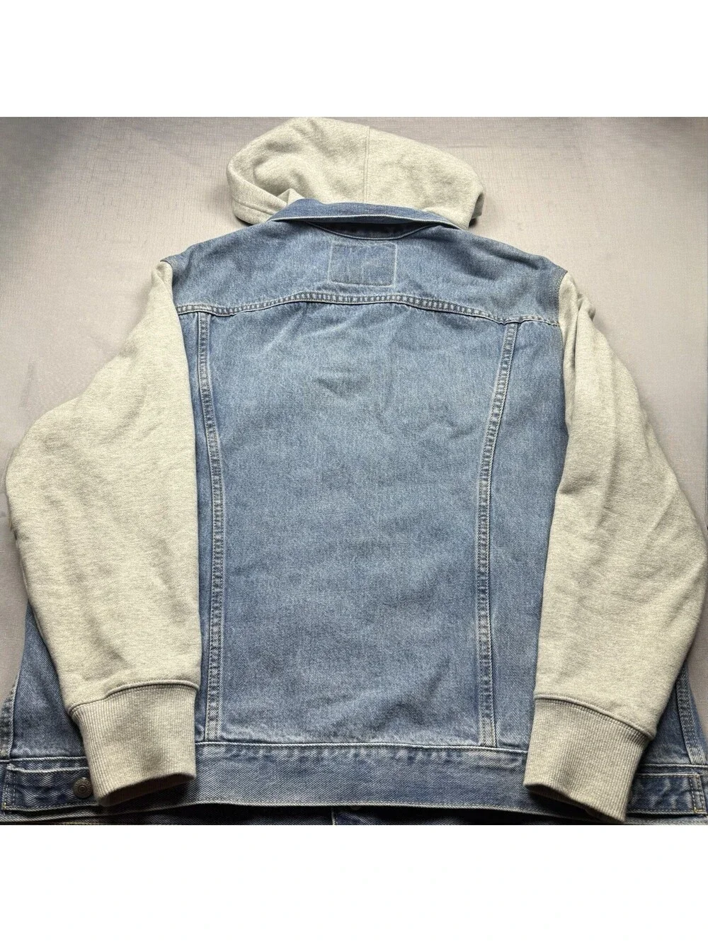 Levi’s Men’s XL Hybrid Denim Trucker Jacket Gray Hoodie Sweatshirt Sleeves